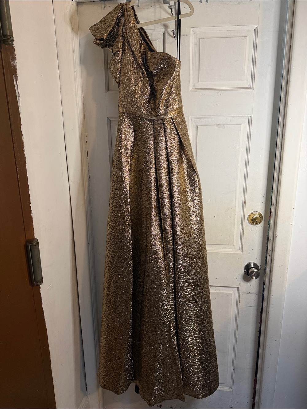 NWOT Mac Duggal One Shoulder Gold Evening Dress w/ front slit - size 0 - Picture 2 of 4